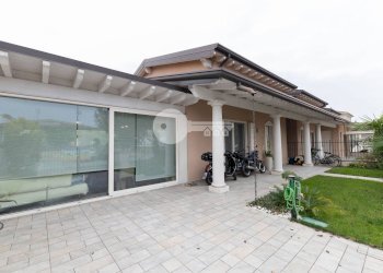 Foto 1 - Villa VIA NASSIRIYA
 
96, Ghedi - foto 1