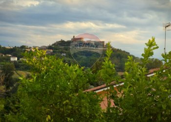 Edificio all\'aperto - Independent house Cerreto
128, Miglianico - photo 2