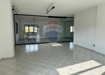 Stanza vuota - Ufficio Via Mare Adriatico
 
51, Spoltore - foto 5