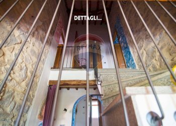 DETTAGLIO SCALA - Villa VIA DI ARCIDOSSO
 
SNC, Arcidosso - foto 21