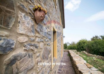 DETTAGLI FACCIATA IN PIETRA - Villa VIA DI ARCIDOSSO
 
SNC, Arcidosso - foto 37