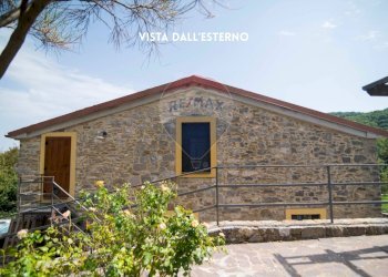 FACCIATA IN PIETRA - Villa VIA DI ARCIDOSSO
 
SNC, Arcidosso - foto 43