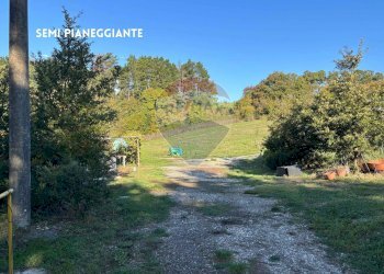 ENTRATA CON CANCELLO - Terreno agricolo VIA DI MELETA, Roccastrada - foto 2