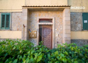 PORTONE D\'INGRESSO - Appartamento PIAZZA XXV APRILE
 
4, Roccastrada - foto 6