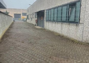 Cortile interno - Capannone via Liguria, Cornegliano Laudense - foto 15