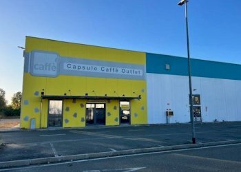 Facciata - Shop via Torino, 1A, Alessandria - photo 2