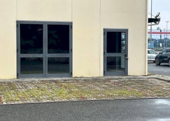 Facciata - Shop via Torino, 1A, Alessandria - photo 17