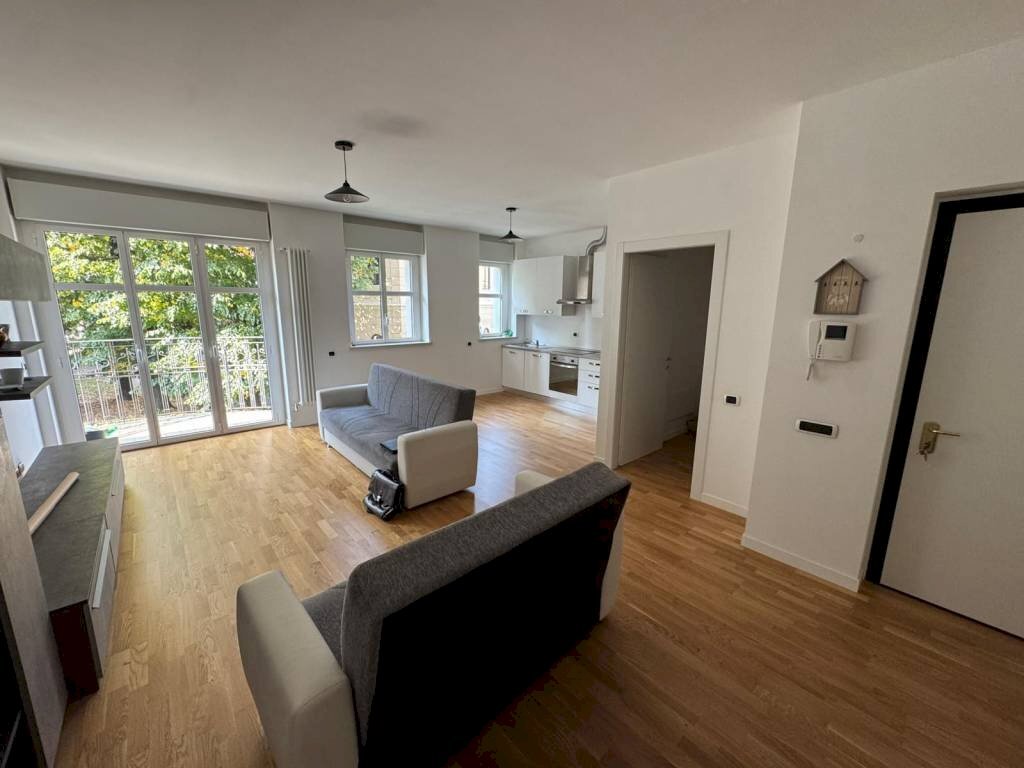 Salone - Quadrilocale via Antonio Fogazzaro, 2, Gallarate - foto 1