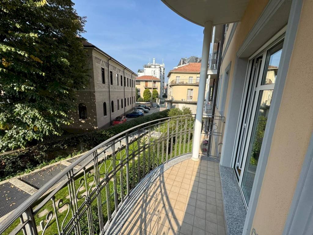 Balcone - Quadrilocale via Antonio Fogazzaro, 2, Gallarate - foto 3