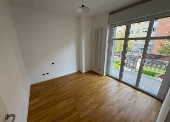 Camera da letto - Quadrilocale via Antonio Fogazzaro, 2, Gallarate - foto 17