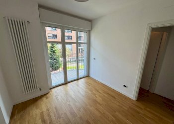 Camera da letto - Quadrilocale via Antonio Fogazzaro, 2, Gallarate - foto 18