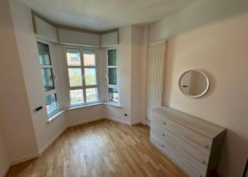 Camera da letto - Quadrilocale via Antonio Fogazzaro, 2, Gallarate - foto 27