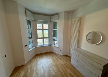 Camera da letto - Quadrilocale via Antonio Fogazzaro, 2, Gallarate - foto 28