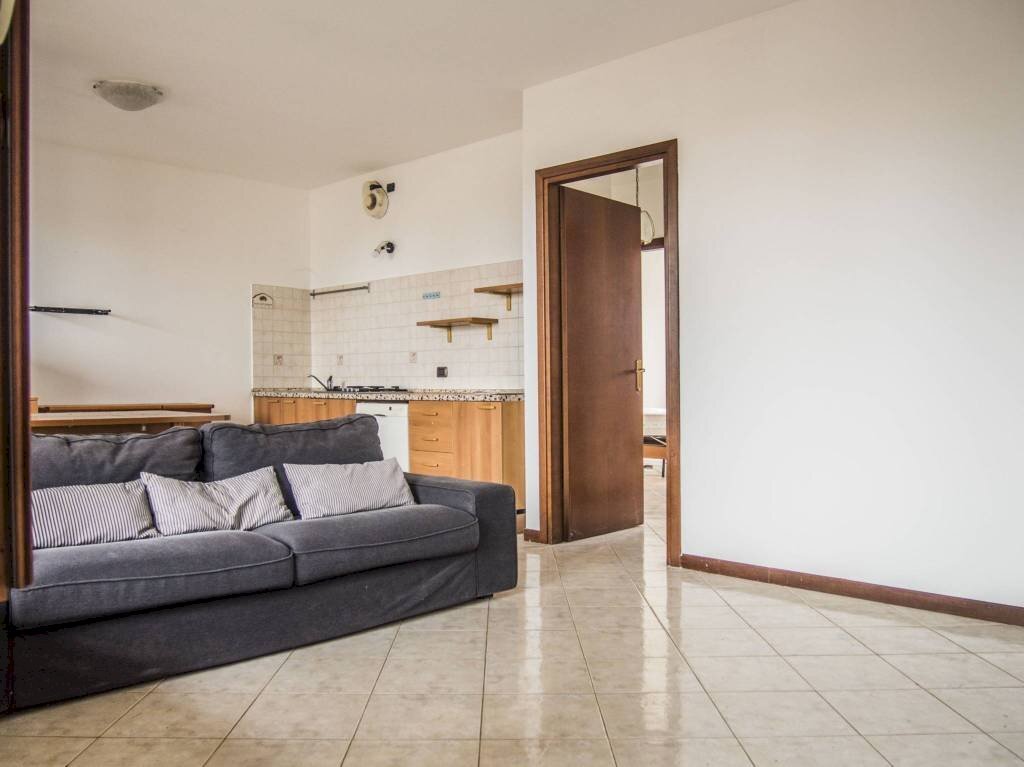 Salone - Trilocale via Redipuglia, 3, Cesano Boscone - foto 1