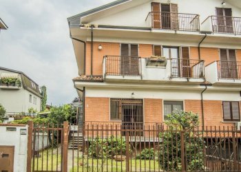 Facciata - Three-room apartment via Redipuglia, 3, Cesano Boscone - photo 2