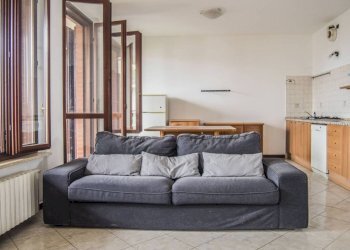 Salone - Three-room apartment via Redipuglia, 3, Cesano Boscone - photo 10