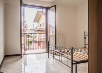 Camera da letto - Three-room apartment via Redipuglia, 3, Cesano Boscone - photo 12