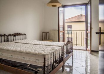 Camera da letto - Three-room apartment via Redipuglia, 3, Cesano Boscone - photo 15