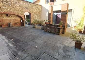 Cortile interno - Shop via Giuseppe Garibaldi, Montelupo Fiorentino - photo 1