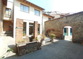 Cortile interno - Shop via Giuseppe Garibaldi, Montelupo Fiorentino - photo 15