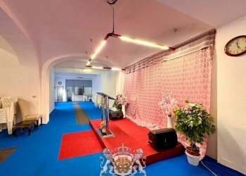 Interno palazzo - Negozio via Bartolomeo Bruni, 3, Cuneo (zona Centro) - foto 6