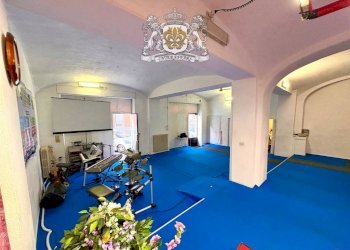 Interno non residenziale - Negozio via Bartolomeo Bruni, 3, Cuneo (zona Centro) - foto 10