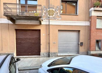 Facciata - Negozio via Bartolomeo Bruni, 3, Cuneo (zona Centro) - foto 30