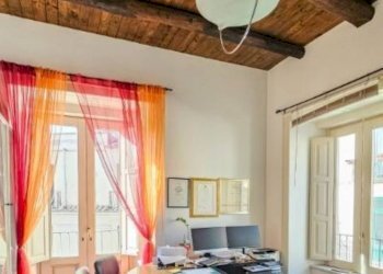 Foto 1 - Quadrilocale Piazza Sedile Del Campo
 
22, Salerno - foto 1