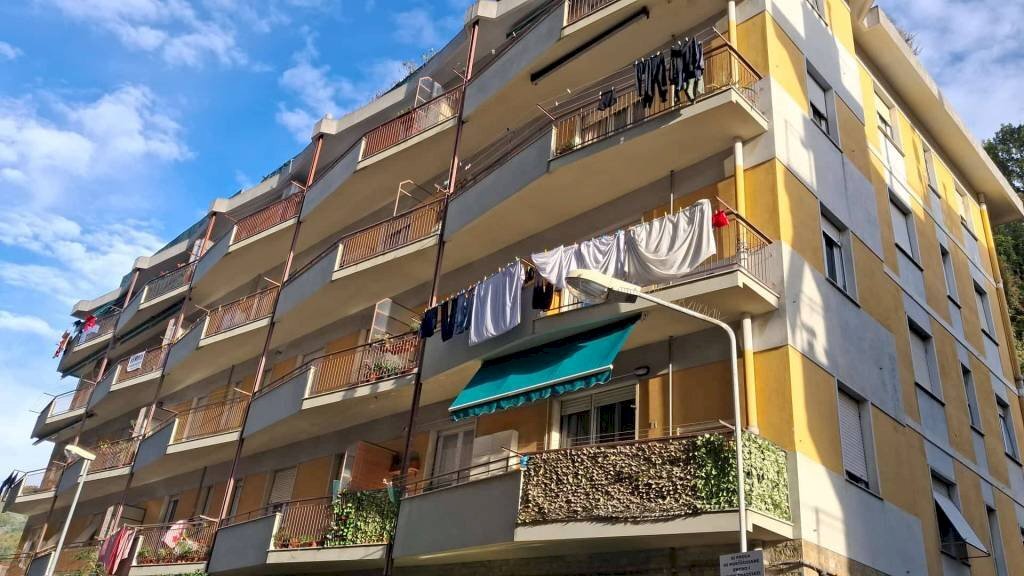Facciata - Quadrilocale via Carlo Fasciotti, 59, Genova (zona Sampierdarena) - foto 1
