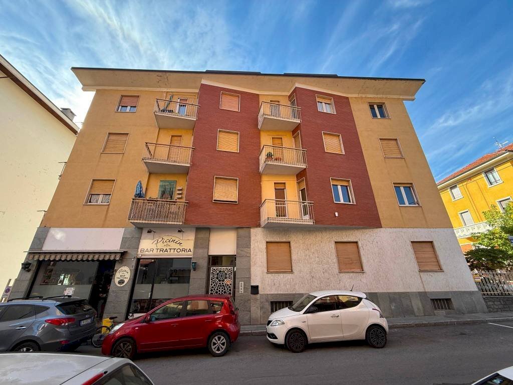 Facciata - Trilocale via Caduti per la Libertà, Torre Pellice - foto 2