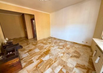 Soggiorno - Three-room apartment via Caduti per la Libertà, Torre Pellice - photo 3
