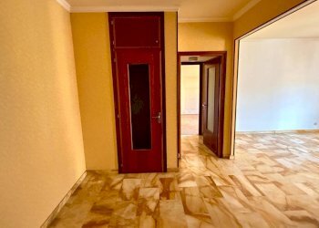Disimpegno - Three-room apartment via Caduti per la Libertà, Torre Pellice - photo 10