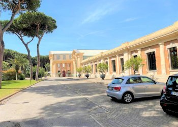 Edificio all\'aperto - Locale Commerciale Via dei Romagnoli
515, Roma - foto 11