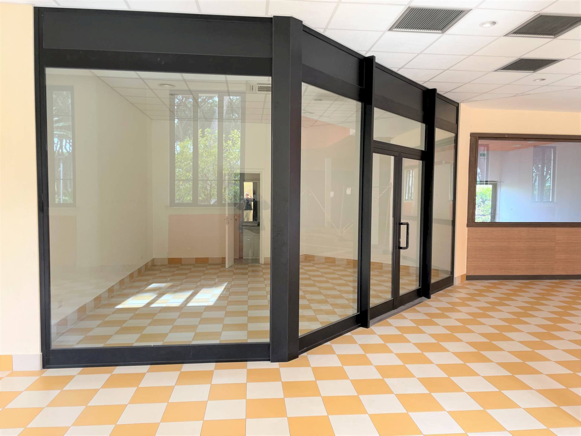 Ricezione / Lobby - Locale Commerciale Via dei Romagnoli
515, Roma - foto 3