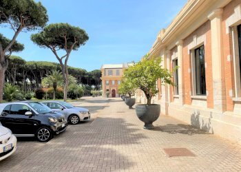 Edificio all\'aperto - Locale Commerciale Via dei Romagnoli
515, Roma - foto 32