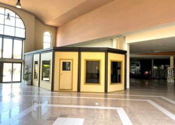 Ricezione / Lobby - Locale Commerciale Via dei Romagnoli
515, Roma - foto 1