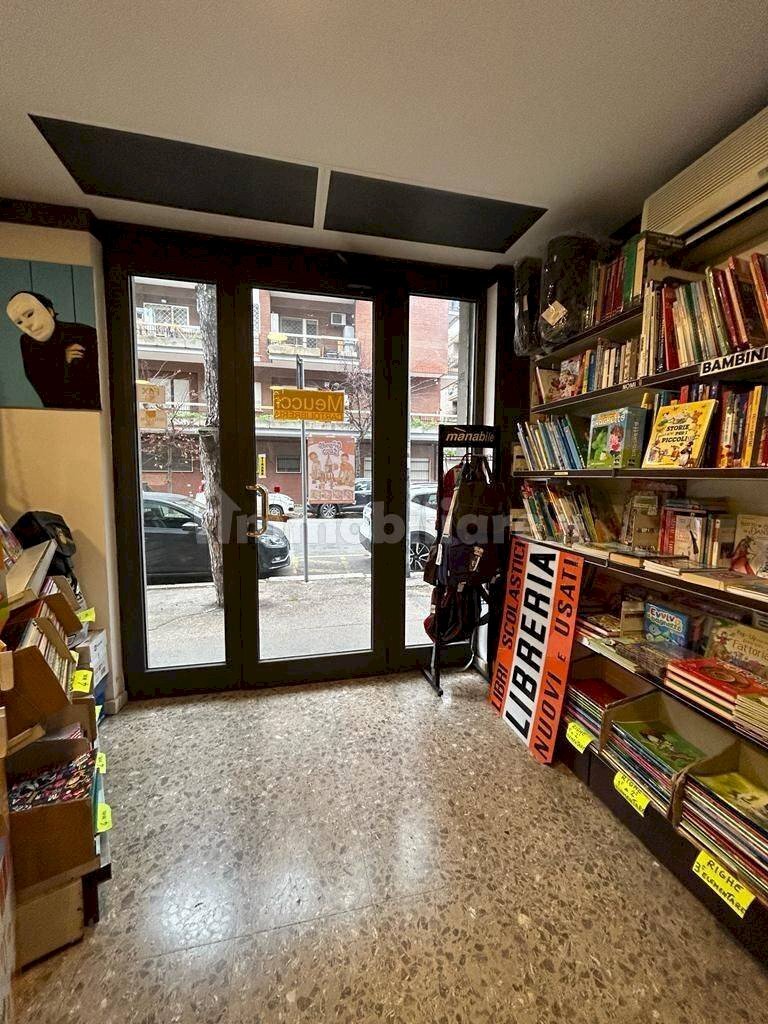 Ricezione / Lobby - Shop Via Corrado del Greco
 
28, Roma - photo 1