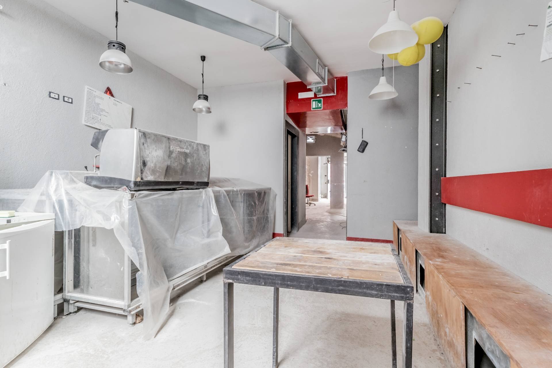 Sala da pranzo - Negozio Via Perugia
19, Roma - foto 2