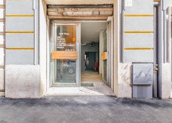 Edificio all\'aperto - Negozio Via Perugia
 
19, Roma - foto 9