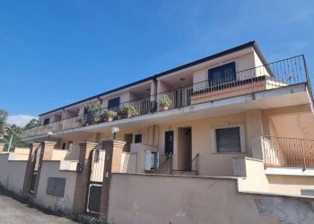 Edificio all\'aperto - Semi-detached Villa via umberto parricchi
 
3a, Anticoli Corrado - photo 1
