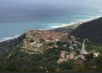 Vista dell\'acqua - Trilocale Via Trento
 
11, Fiumefreddo Bruzio - foto 29