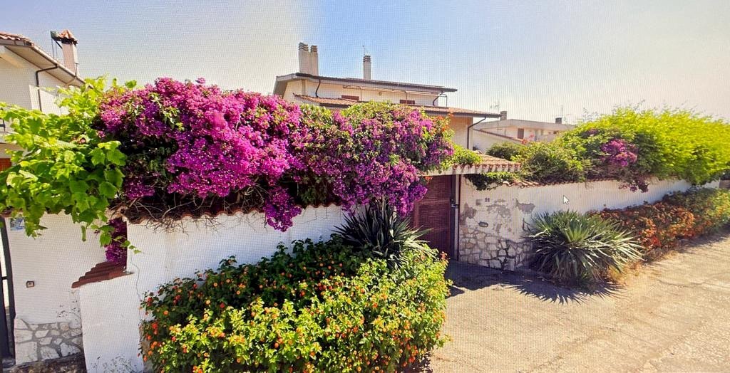 Giardino - Villa Via Tanaro
 
91, Ardea - photo 1