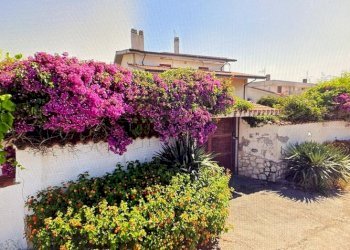 Giardino - Villa Via Tanaro
 
91, Ardea - photo 1