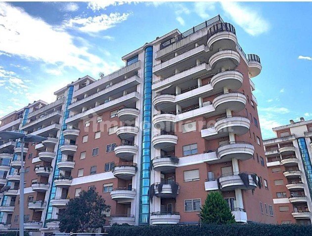 Edificio all\'aperto - Three-room apartment Via Francesco Menzio, Roma - photo 2