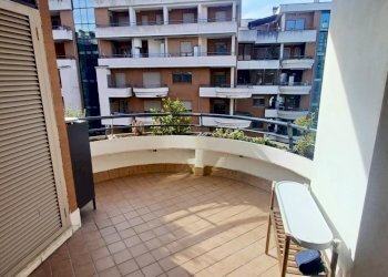 Balcone - Three-room apartment Via Francesco Menzio, Roma - photo 1