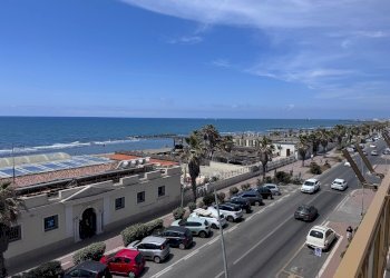 Vista dell\'acqua - Attic lungomare Paolo Toscanelli
 
216, Roma - photo 4