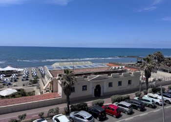 Vista dell\'acqua - Attic lungomare Paolo Toscanelli
 
216, Roma - photo 10