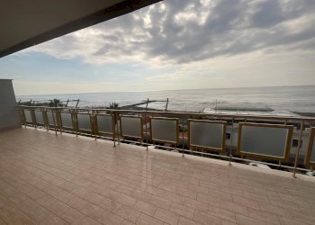 Terrazza - Attic lungomare Paolo Toscanelli
 
216, Roma - photo 14