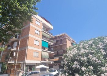 Edificio all\'aperto - Three-room apartment Via Delle Sirene
 
19, Roma - photo 43