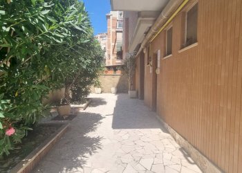 Edificio all\'aperto - Three-room apartment Via Delle Sirene
 
19, Roma - photo 49